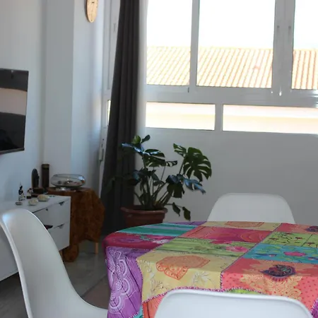 1 Persona En Luminoso Apto A 5 Minutos De La Playa Homestay
