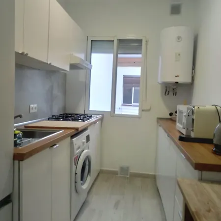 1 Persona En Luminoso Apto A 5 Minutos De La Playa Homestay *